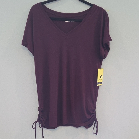 Xersion Classic Burgandy Ruched Relaxed Fit Short Sleeve T-Shirt Size Small New - Picture 1 of 10